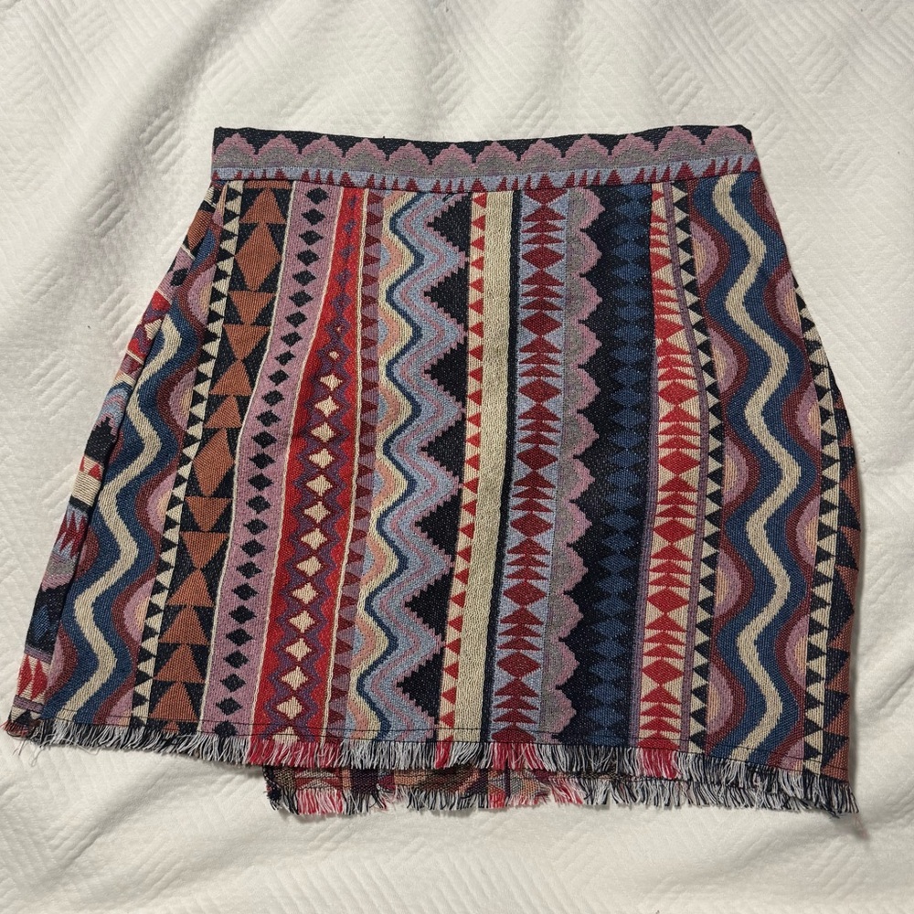 Tribal Patterned Mini Skirt - Picture 3 of 4